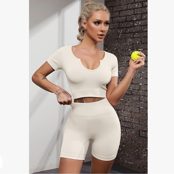 Seamless Two‎ Piece Workout Set - Picture 3 of 6